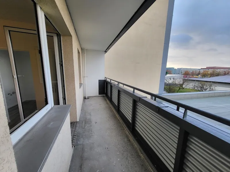 2 Zimmer-Pärchen-Wohnung in Berlin Hellersdorf. Mit Balkon. — photo 1